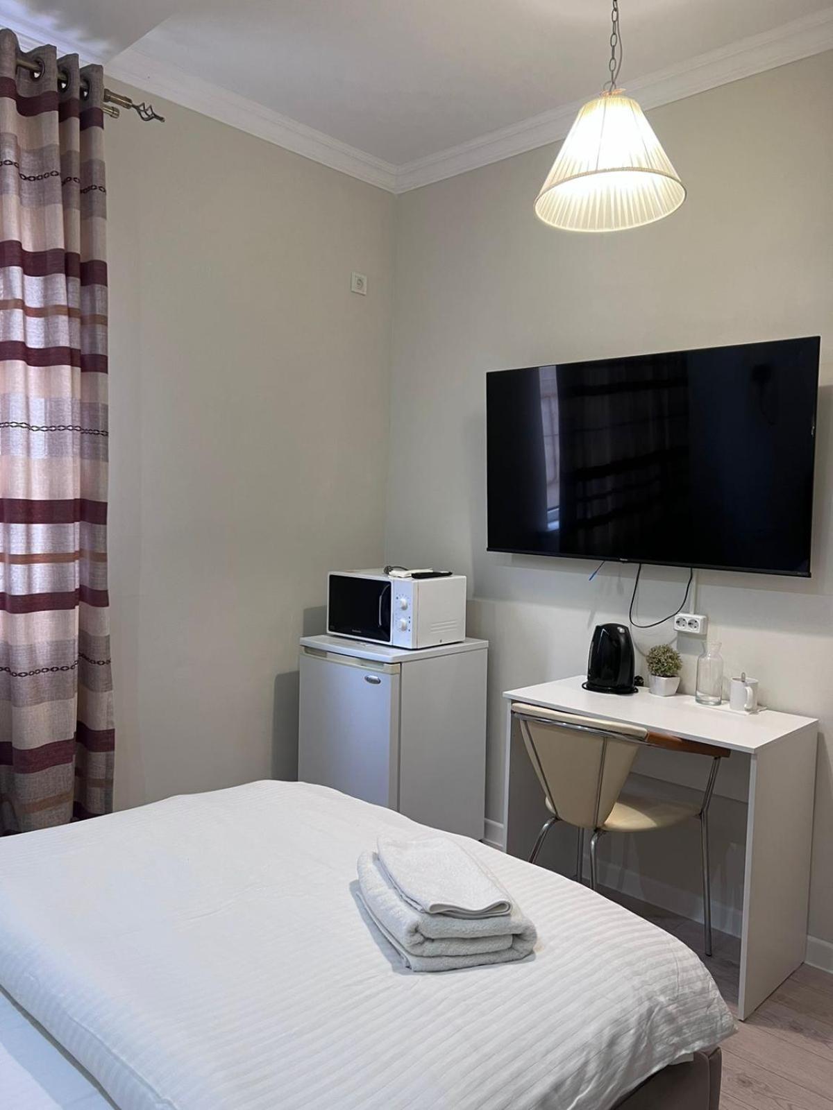 Sarai-Batu Guest House Atirau Kültér fotó